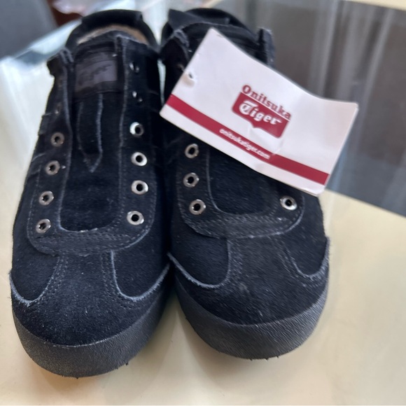🐅 Onitsuka Tiger - Black Suede Slip-On Sneakers - NWT - Size 5 / 35